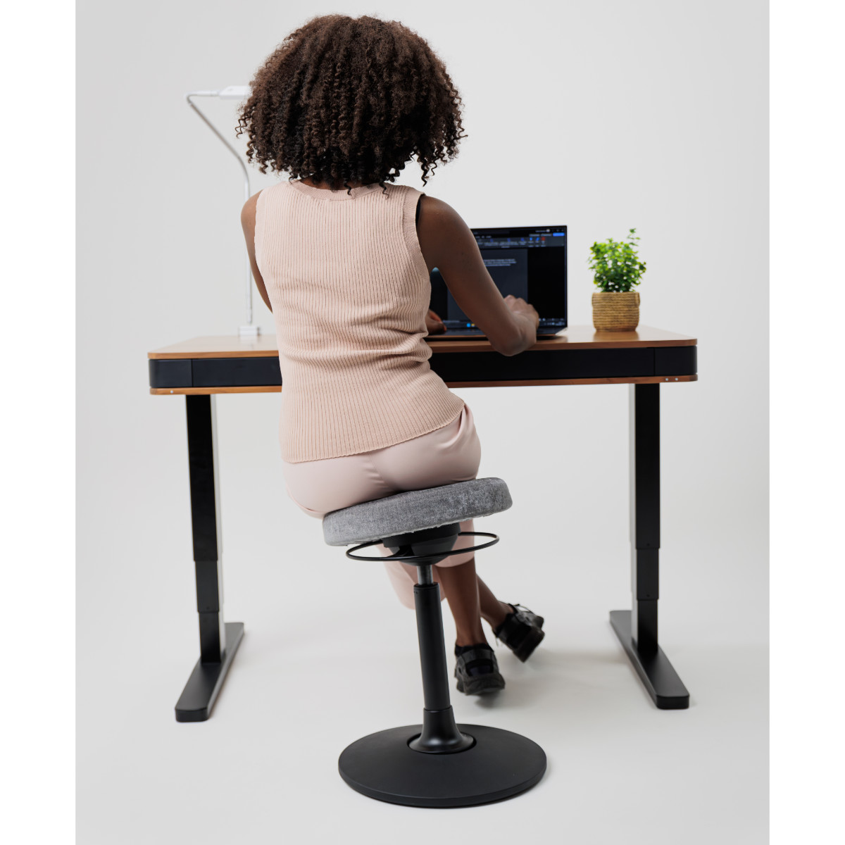 Moll Sit-Stand aktīvais krēsls S1M Moll Sit-Stand aktīvais krēsls S1M